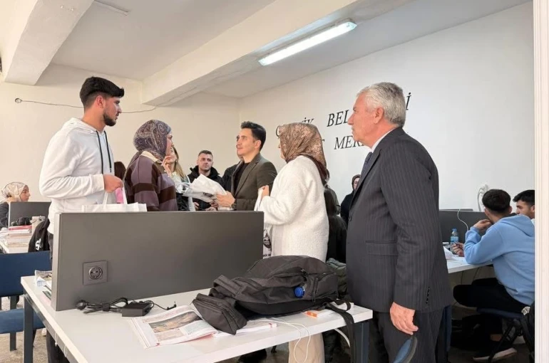 Çermik Belediyesi sınavlara hazırlanan gençlere kaynak yardımında bulundu