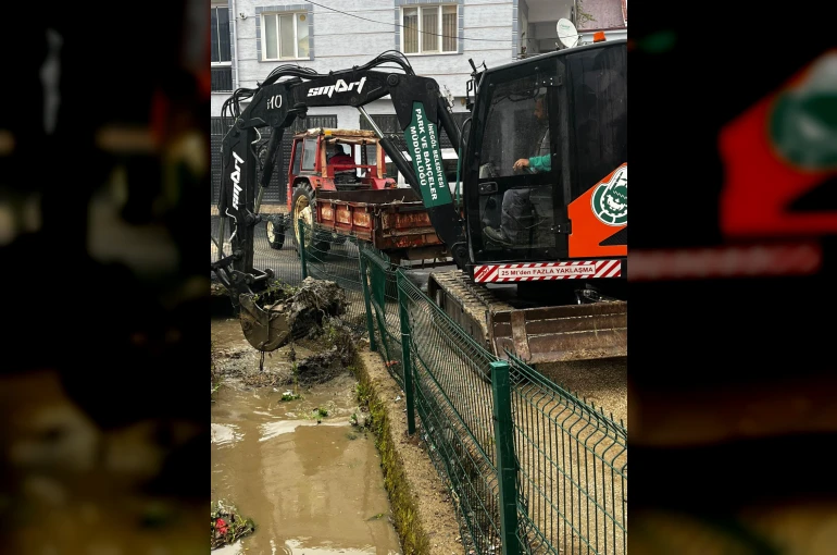 Cerrah’ta sulama kanalları temizlendi