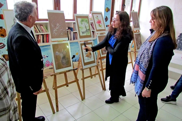 Çeşme Halk Eğitim Merkezi’nde yeni yılın ilk sergisi açıldı