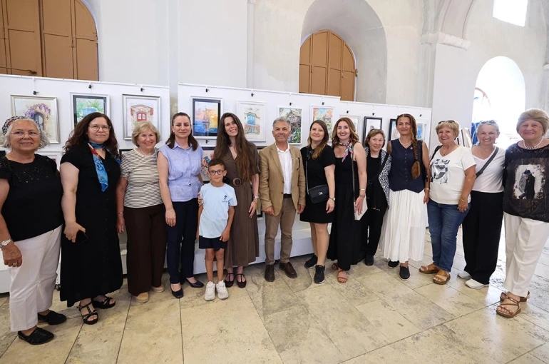 Çeşme Halk Eğitim Merkezi’nden yıl sonu sergisi