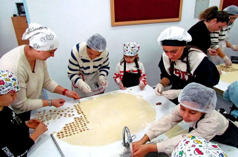 Çeşme’de öğrencilerden hem öğretici ve hem lezzetli etkinlik
