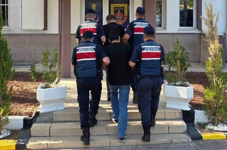 Cezaevi firarileri, ticari takside yakalandı