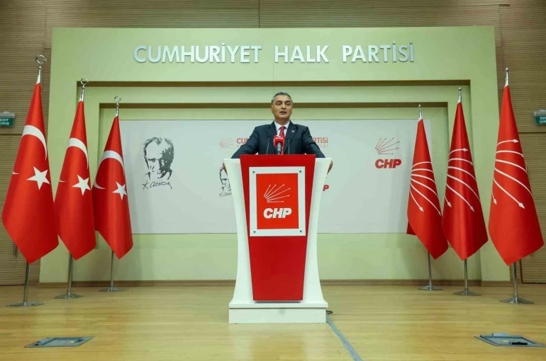 CHP Antalya ve Kayseri il başkanları görevden alındı