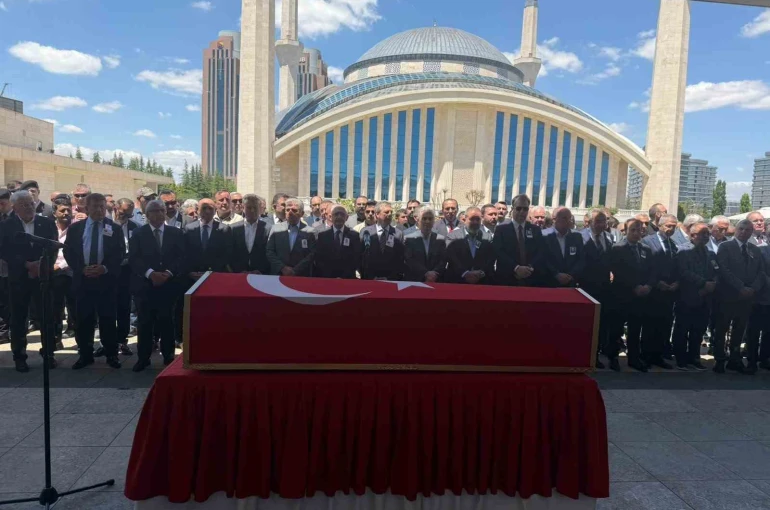 CHP Genel Başkanı Kılıçdaroğlu, Emekli Hava Savunma Albayı Türeli’nin cenaze törenine katıldı