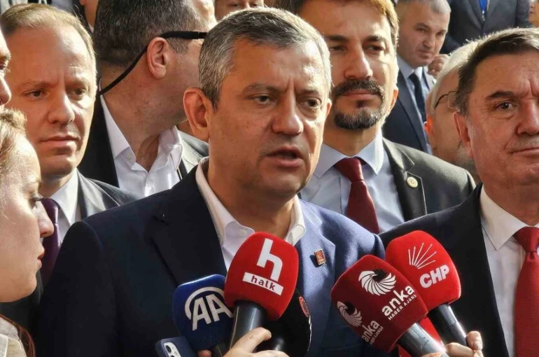 CHP Genel Başkanı Özel: "Buradan bir sonuç alamayacakları belli, Mansur Yavaş’ı da tartıştırmak üzerine yaptıkları bir hamle"