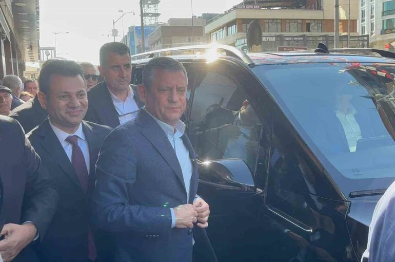 CHP Genel Başkanı Özel Gaziantep’te partililerle bir araya geldi