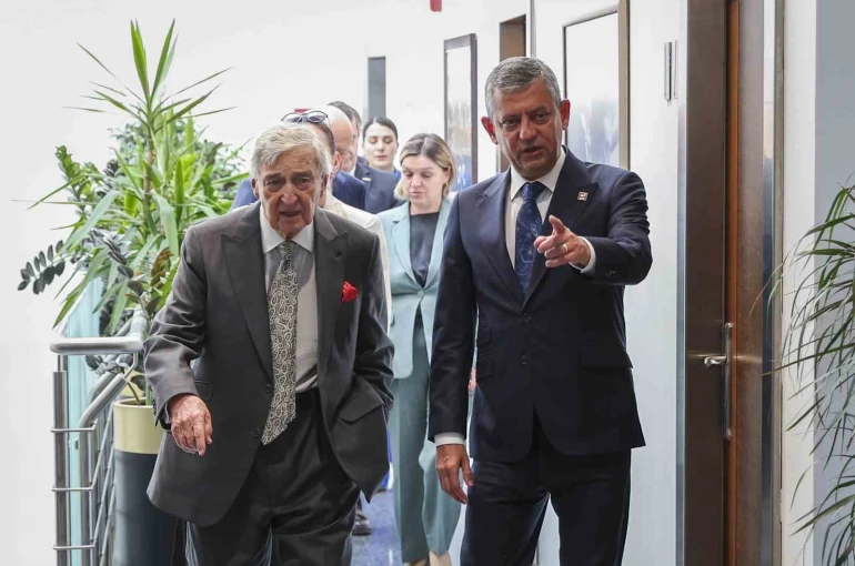 CHP Genel Başkanı Özel, Rahmi Koç ve Ali Koç’u kabul etti