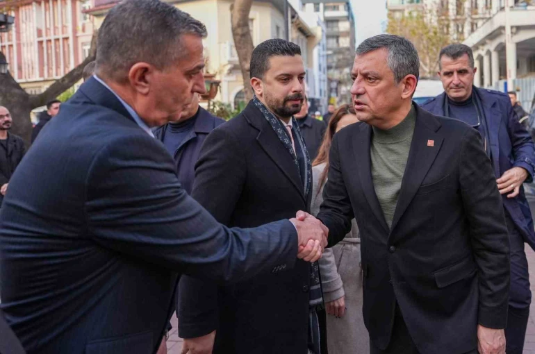 CHP Genel Başkanı Özel, Şehzadeler Belediyesini ziyaret etti