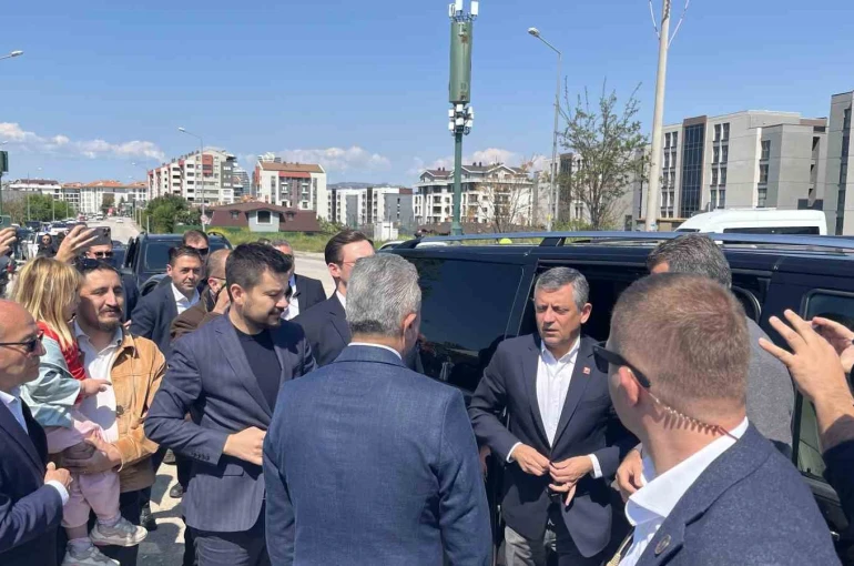 CHP Genel Başkanı Özel, tutuklu Mustafa Bozbey’i cezaevinde ziyaret etti