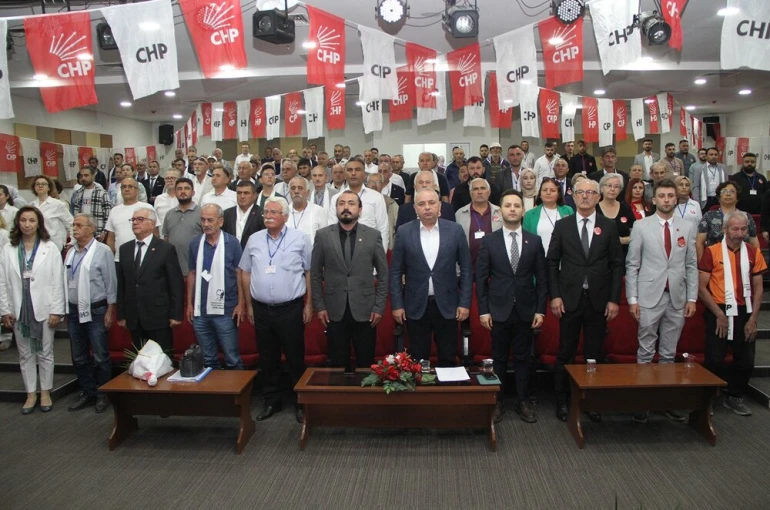 CHP Kula İlçe Kongresi’nde başkanlığa Esen Çınar seçildi
