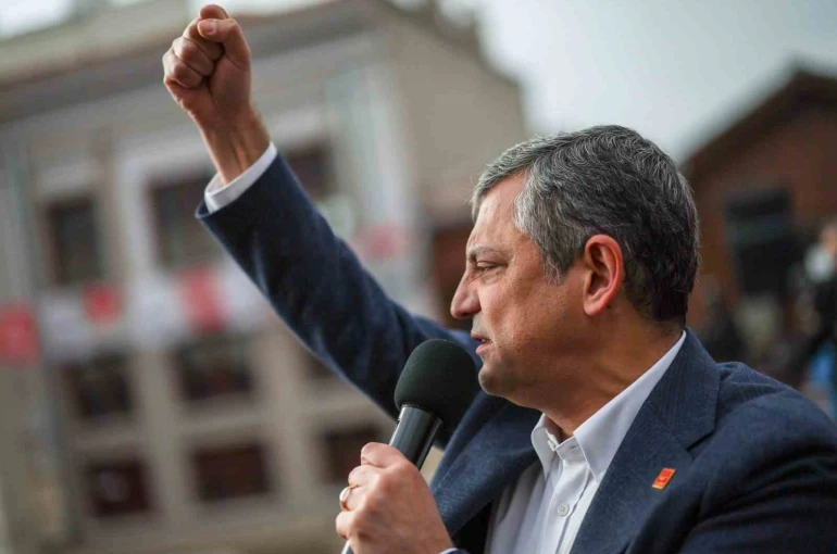 CHP lideri Özel: "Bu darbeciler de günü gelince Edirne’den kaçmak isterlerse Meriç’ten Dedeağaç’a size emanet"