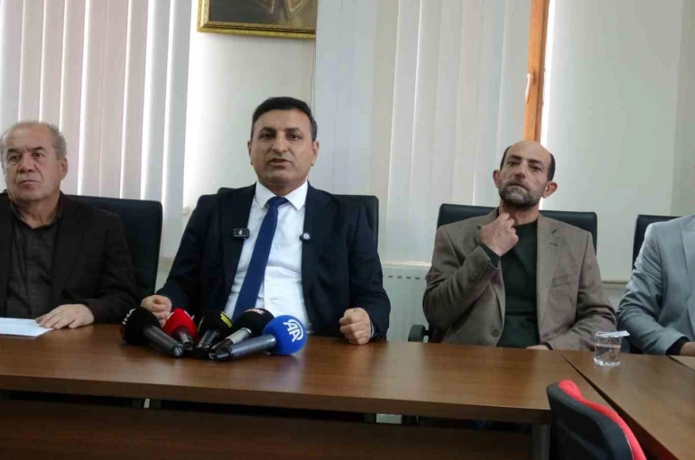CHP, Malatya’da 2 belediye meclis üyesini ihraç etti
