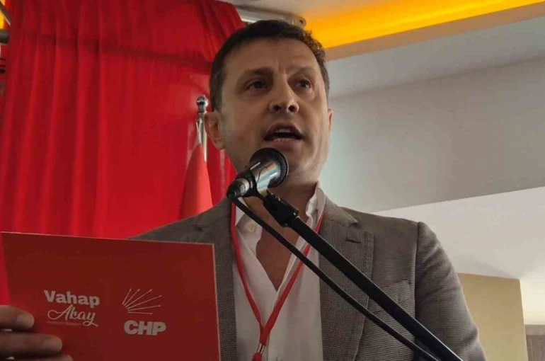 CHP Tekirdağ İl Kongresi’nde büyük kriz: "Kovun beni" diyerek salonu terk etti