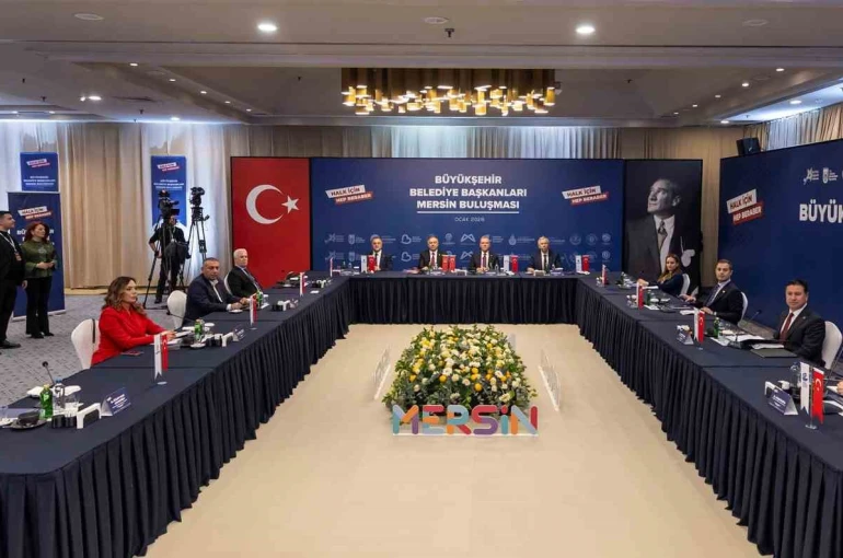 CHP’li Büyükşehir Belediye Başkanları Mersin’de buluştu