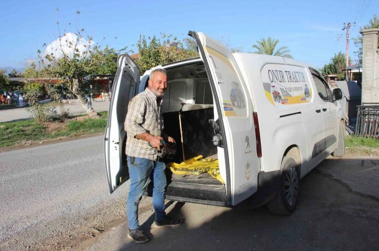 Çiftçilerin imdadına ’mobil tamir’ aracı ile yetişiyor