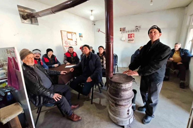 Çiftçiye aşılama çalışmaları, sulama yöntemleri ve desteklemeler anlatıldı