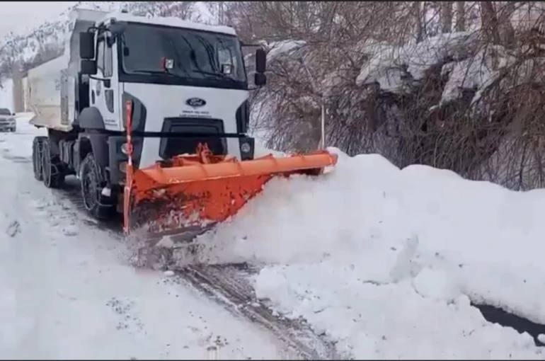 Çığ riski nedeniyle kapalı 30 köy yolu için çalışma başlatıldı