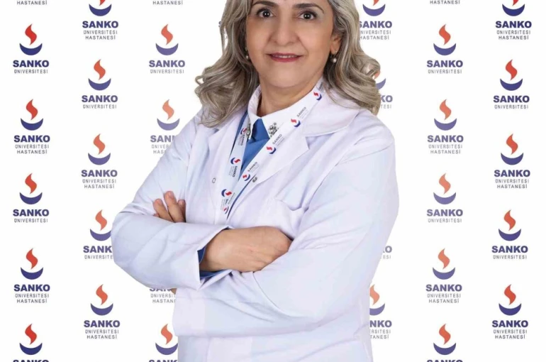 Cilt lekeleri en sık güneş hasarına bağlı nedenlerle görülür
