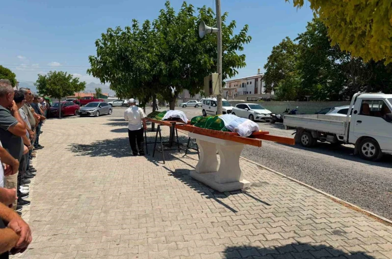 Cinayete kurban giden anne ve kızına acı veda