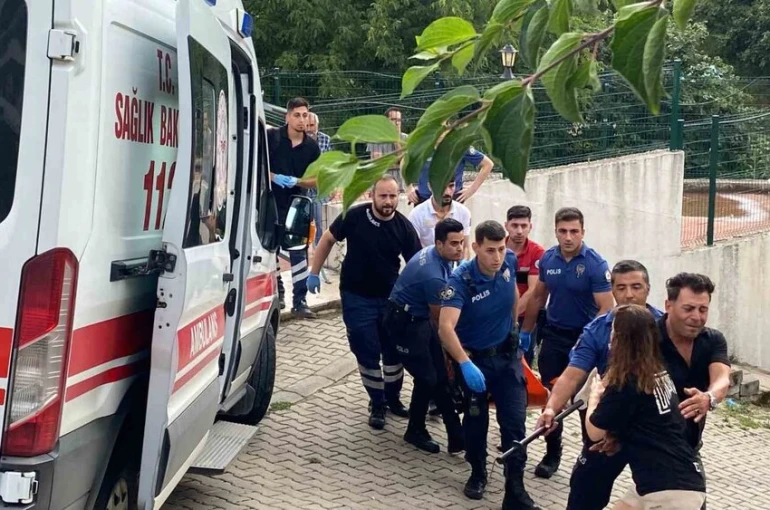 Cinayeti reddetti, oğlunu vurduğunu "kendini savunma" olarak açıkladı