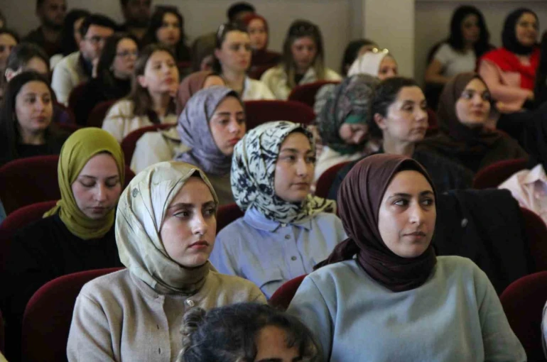 Cizre’de aday öğretmenlere farkındalık eğitimi verildi