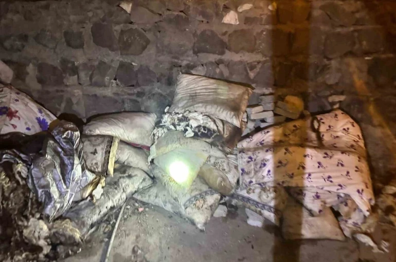 Cizre’deki yangında ev kül oldu