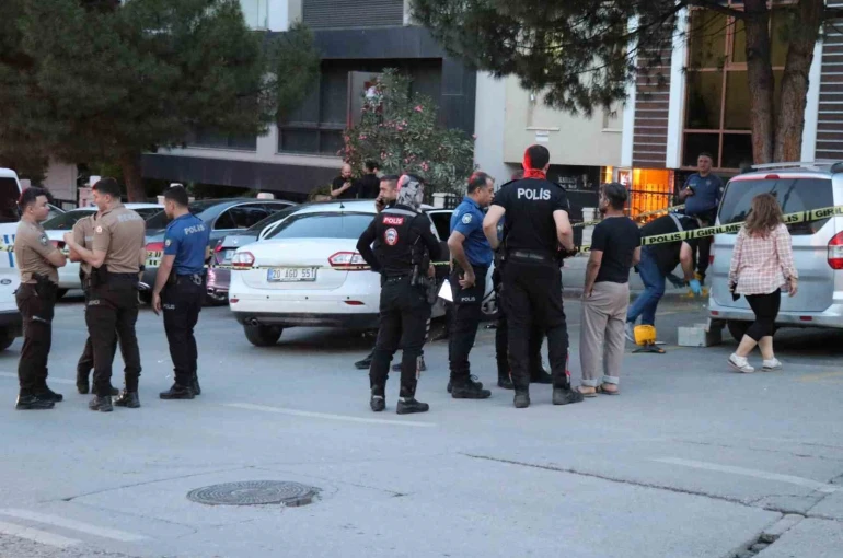 Çocuğunun gözü önünde pompalı saldırıya uğrayan kadın kurtarılamadı