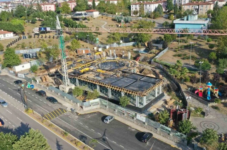 Çocuk Kütüphanesi ve Oyuncak Müzesi hızla yükseliyor 