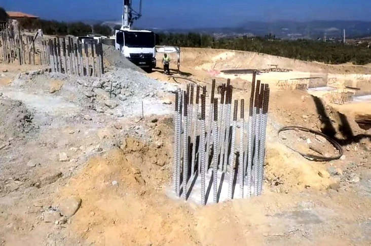 Çökme yaşanan karayolunda çalışmalar aralıksız devam ediyor