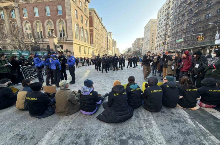 Columbia Üniversitesi önünde ICE protestosu: 10 öğrenci gözaltına alındı