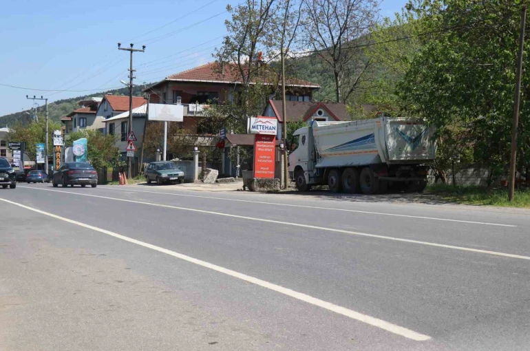 Çöp kamyonu altında kalan kadın hayatını kaybetti
