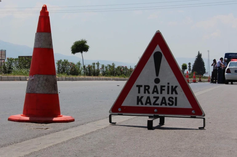 Çöp kamyonunun çarptığı kadın hayatını kaybetti