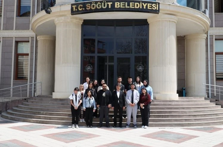 Çöp konteyneri akımına katılan öğrenciler Başkan Durgut’la buluştu