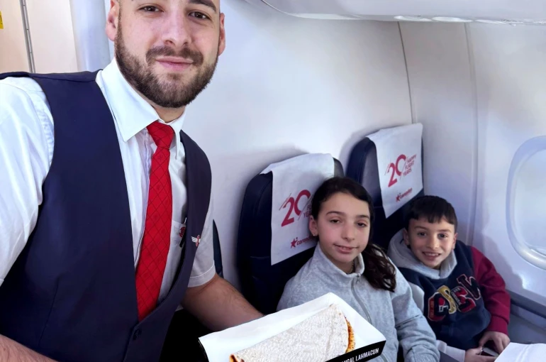 Corendon Airlines uçuşlarında Mangal Lahmacun’a yoğun ilgi