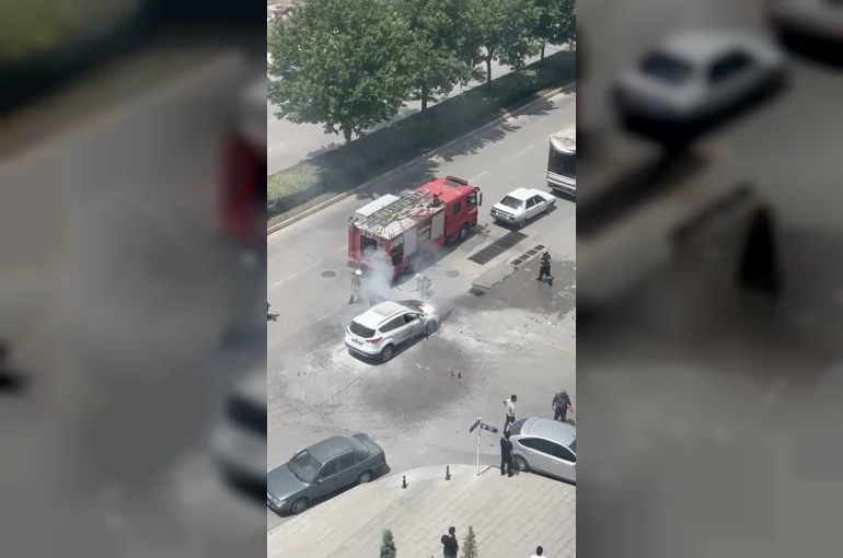 Çorum’da cipte çıkan yangını vatandaşlar ve polis söndürdü