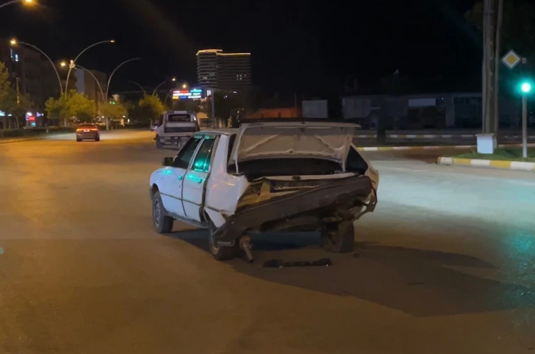 Çorum’da kazaya karışan sürücü aracını bırakıp kaçtı