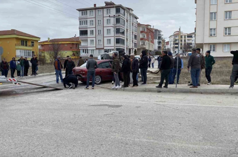 Çorum’da minibüs ile otomobil çarpıştı: 5 yaralı 