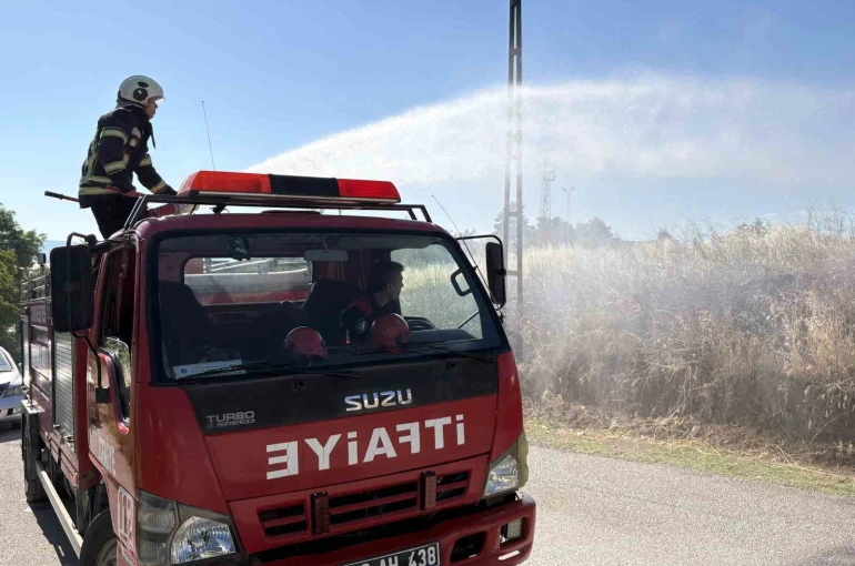 Çorum’da otluk alanda çıkan yangın söndürüldü