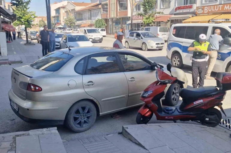 Çorum’da otomobil ile motosiklet çarpıştı: 2 yaralı