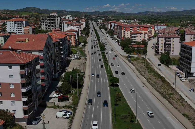 Çorum’da trafik tedbirleri araç yoğunluğunu azalttı