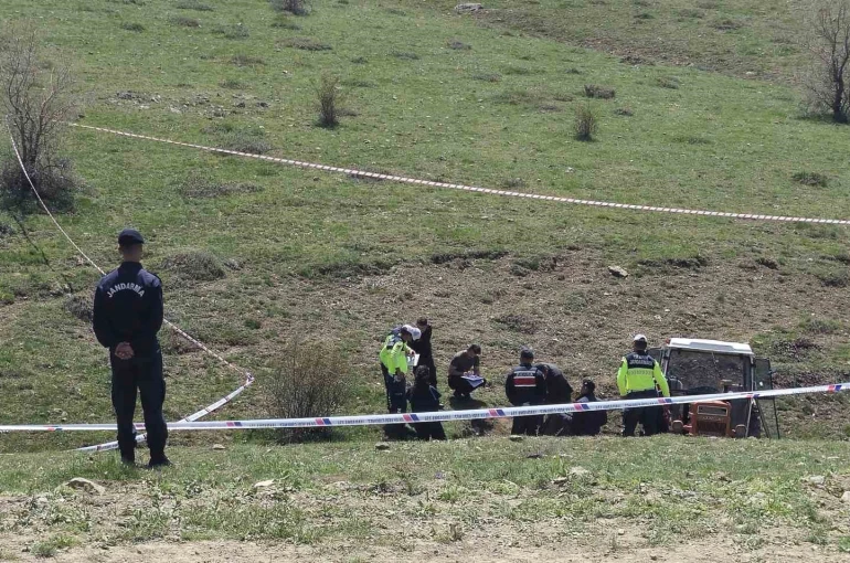 Çorum’da traktör dere yatağına devrildi: 1 ölü, 3 yaralı