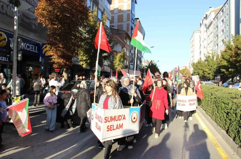 Çorum’da yüzlerce kişi Gazze için tek yürek oldu