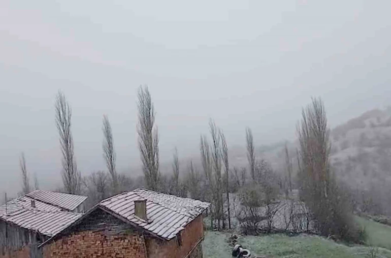 Çorum’un yüksek kesimlerinde kar yağışı etkili oluyor