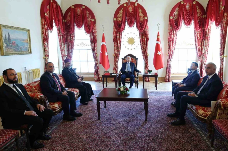 Cumhurbaşkanı Erdğan, Türkiye Ermenileri Patriği Sahak Maşalyan’ı kabul etti