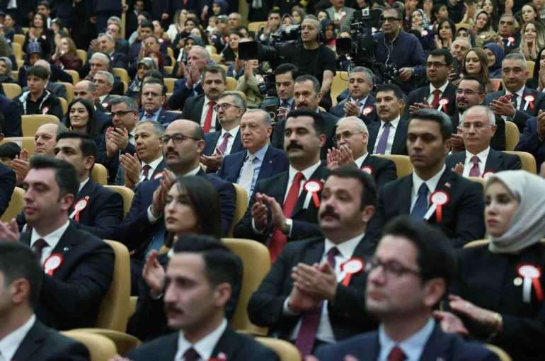 Cumhurbaşkanı Erdoğan: "783 bin kilometrekarelik vatan toprağında yaşayan herkes devletimizin eşit ve onurlu birer vatandaşıdır"
