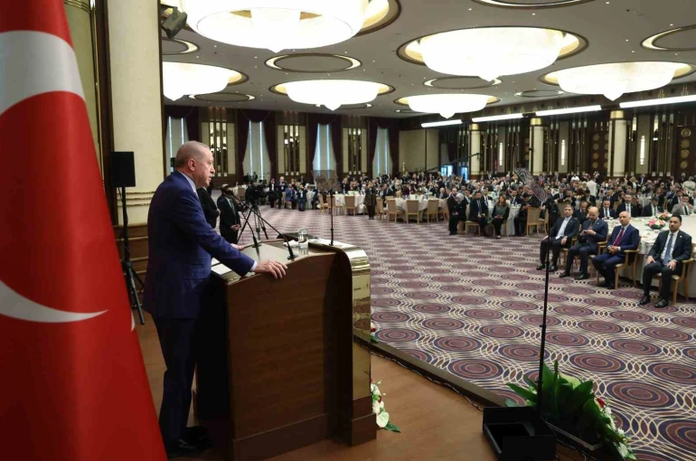 Cumhurbaşkanı Erdoğan: "Avrupa Türk toplumunu kimseye ezdirmeyiz, ezmeye çalışan kifayetsizlere de hadlerini pekala bildiririz" 