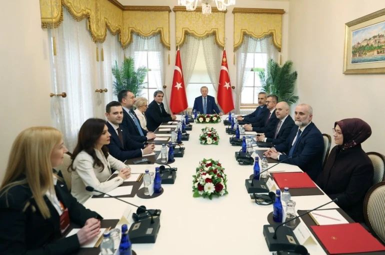 Cumhurbaşkanı Erdoğan, Balkan Barış Platformu üyelerini kabul etti
