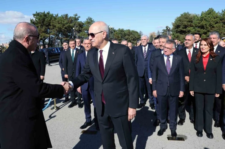 Cumhurbaşkanı Erdoğan başkanlığındaki devlet erkanı Anıtkabir’i ziyaret etti