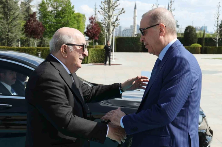 Cumhurbaşkanı Erdoğan, Cezayir Cumhurbaşkanı Tebbun’u törenle karşıladı