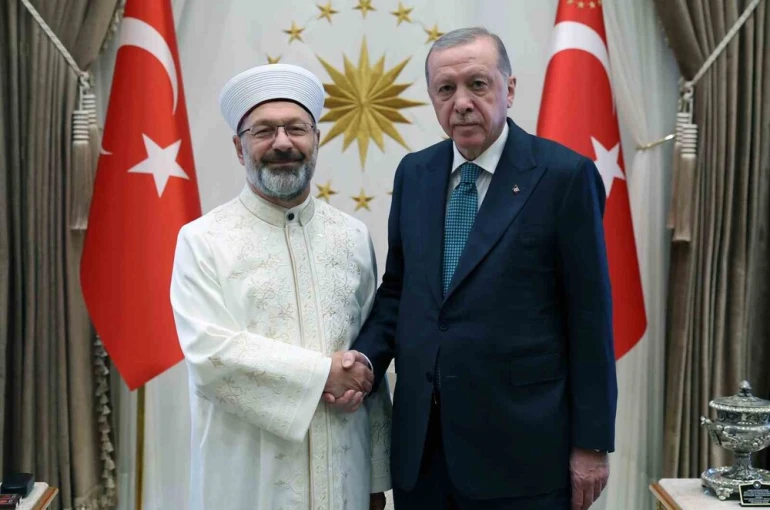 Cumhurbaşkanı Erdoğan eski Diyanet İşleri Başkanı Prof. Dr. Erbaş’ı kabul etti